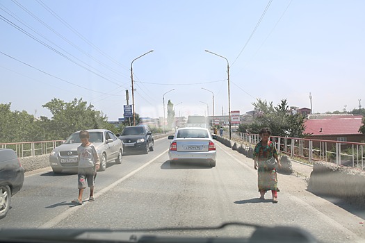 В Дагестане автомобиль насмерть сбил женщину с ребенком