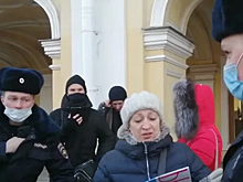 Петербургскую активистку задержали за поддержку протестующего Хабаровска