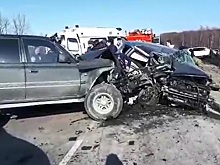 Водитель погиб, протаранив три встречные машины на камчатской трассе. Видео