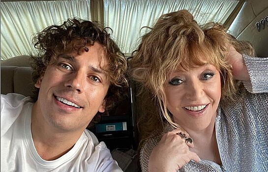 Постройневшая Пугачева восхитила поклонников танцами в кожаном мини