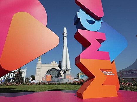 Глава "Мир русского театра" рассчитывает привезти в РФ спектакли