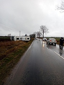 Четыре пассажира перевернувшегося под Гусевом автобуса обратились в больницу