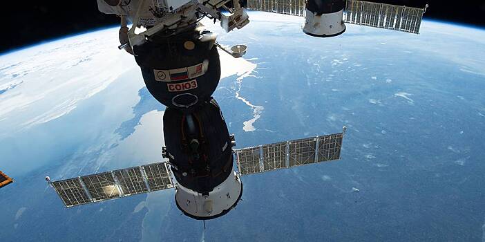 Трещины на МКС пообещали загерметизировать к 12 марта