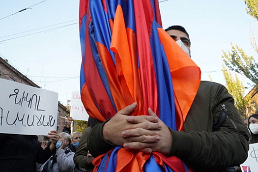 Противники Пашиняна собрались на митинг у посольства Армении в Москве