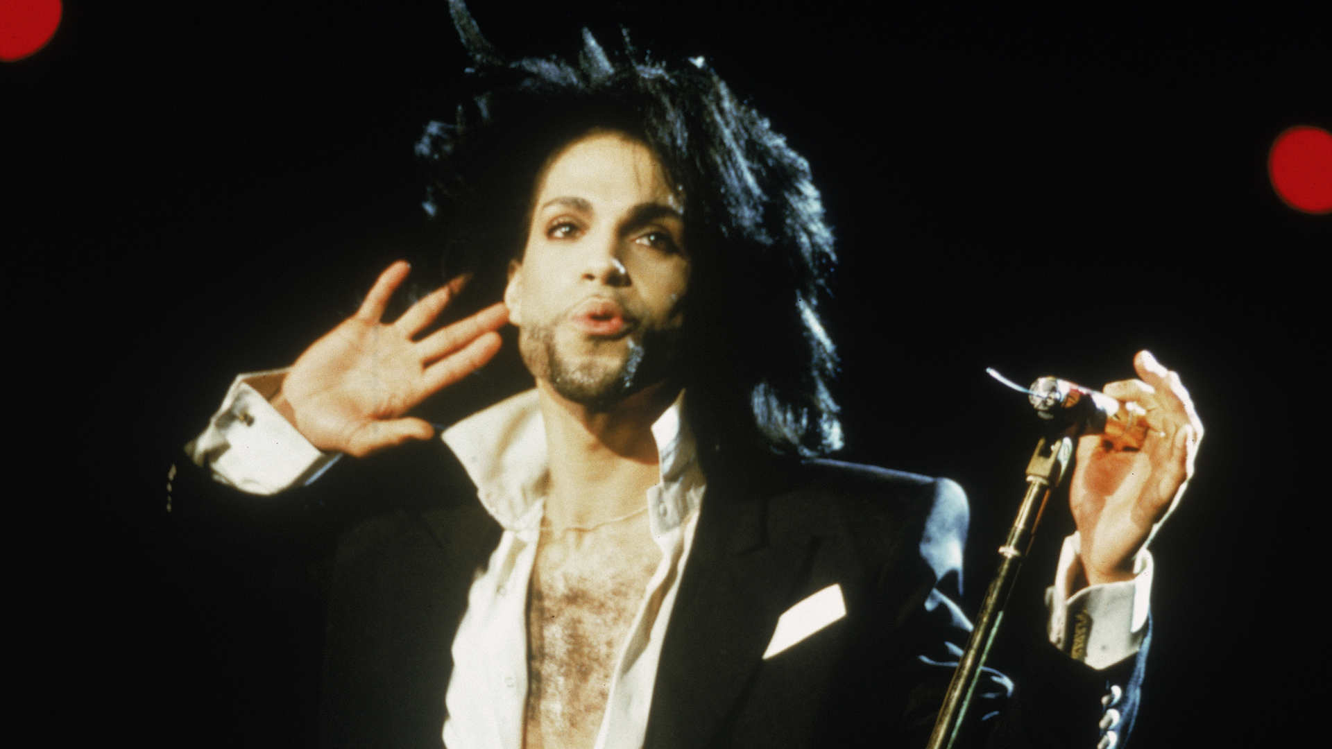 Принса посмертно ввели в Зал славы авторов песен