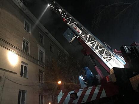 Ночью под Челябинском эвакуировали более 100 жильцов общежития из-за пожара