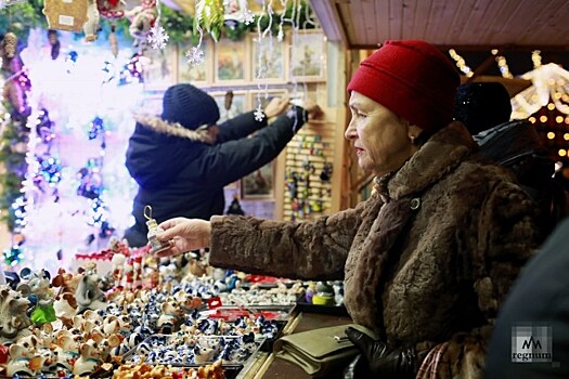 Мрачная погода отбила у петербуржцев охоту покупать подарки