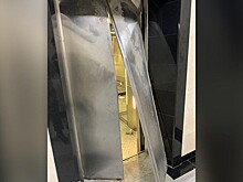 Попытки вытащить студентов из упавшего лифта в вузе Москвы попали на видео