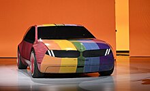 BMW представила способный менять цвет автомобиль