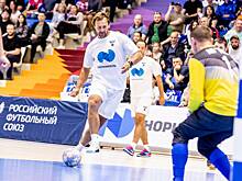 «У меня мяч футбольный был вместо подушки»  На Таймыр прилетели призеры Евро. Чему звезды футбола научили норильчан?