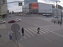 Момент ДТП на перекрестке в центре Волгограда попал на видео