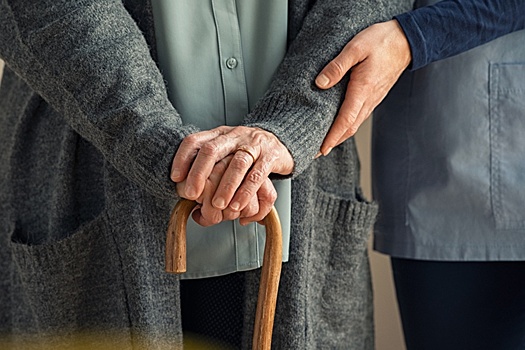 Путин запретил списание долгов с пенсий и доплат инвалидов