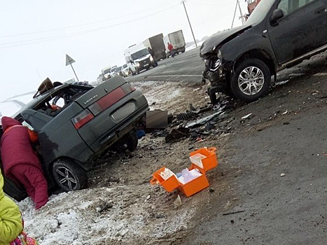 На трассе Оренбург-Самара столкнулись «Лада» и иномарка