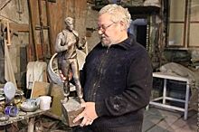 Российский скульптор Евгений Скачков создаёт в Иркутске памятник Евтушенко