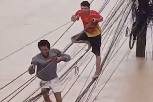 Россиянин оказался среди заложников глобальных потопов в Таиланде