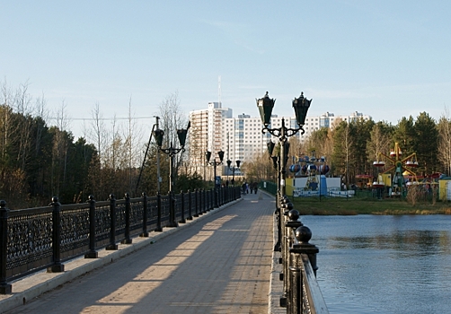 В Югре к подъездам на мост через Обь наблюдаются многокилометровые пробки