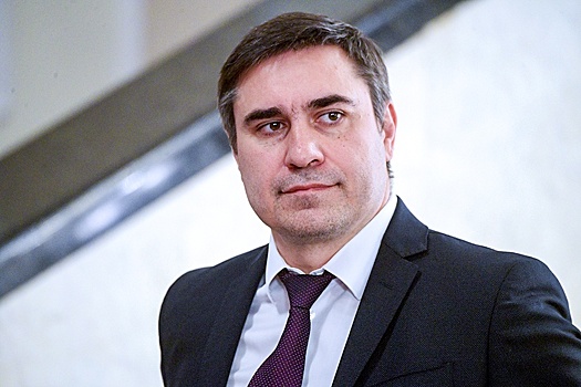 Депутат Хубезов ушел с поста в комитете ГД ради отправки на фронт