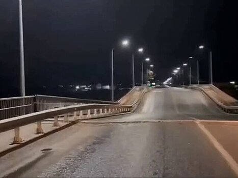 Подрыв моста в Мелитополе не нарушил движение в Крым – перевозчик