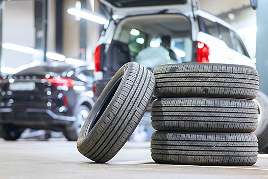 Опрос: Большинство автолюбителей не следят за правильной утилизацией изношенных шин