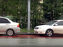 В российском городе после дождя появились красные реки
