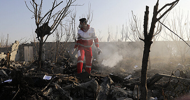 «Видели вспышку и взрыв»: опубликован разговор диспетчера аэропорта Тегерана с пилотом (Главред, Украина)