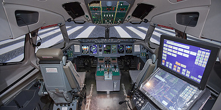 "Это не игра, тут все реально". Как тренажер лайнера Sukhoi Superjet 100 помогает пилотам