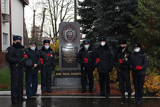 В Одинцово почтили память полицейских, погибших при выполнении служебных обязанностей