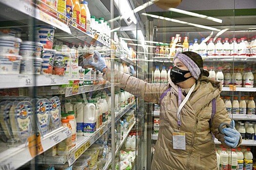 Волонтеры приносили продукты и праздничное настроение