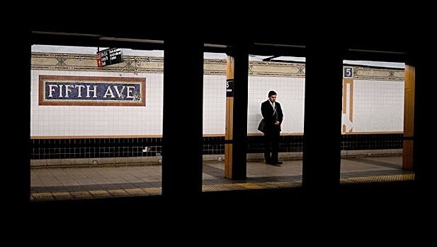 В метро Нью-Йорка произошло задымление