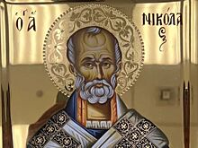 Таможенники изъяли у иностранца 12 незадекларированных икон