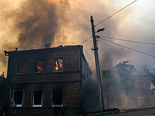 На месте пожара в Ростове-на-Дону дежурит полиция
