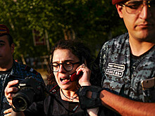 В центр Еревана стянули полицейских после возобновления протестов
