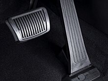 Напольная педаль газа, в чем ее преимущества и недостатки?