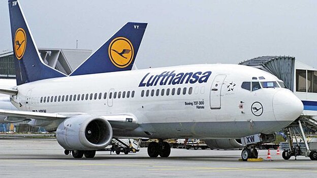 В лаунжах Lufthansa проводят видеоинструктаж по йоге