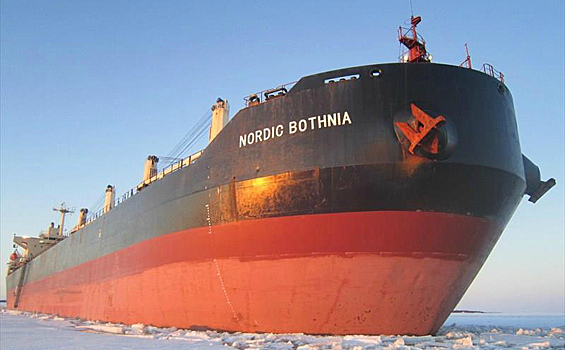 Ледокол “50 лет Победы” завершил первую проводку судна с арктическим углём