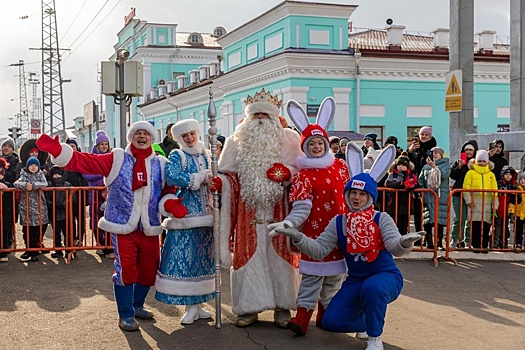 Поезд Деда Мороза начал свое путешествие по России