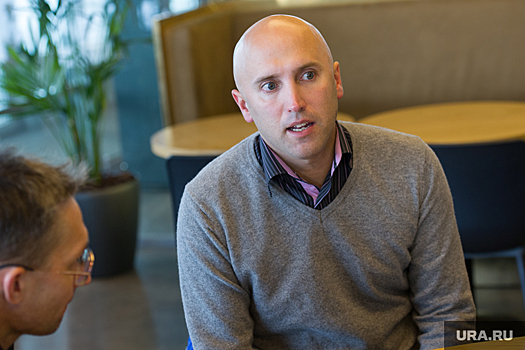 Британский журналист привез гуманитарный груз в детский дом в ЛНР