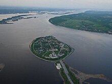 В Свияжске из-за ушедшей воды стал виден острожный частокол посадской части острова-града