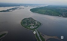 В Свияжске из-за ушедшей воды стал виден острожный частокол посадской части острова-града