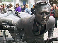 Не прошел инвентаризацию. За что снесли памятник бизнесмену в Курске