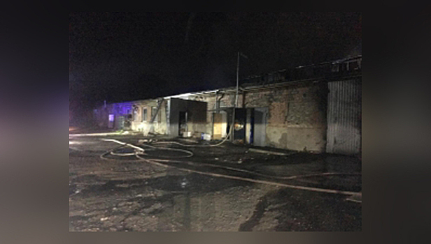 В Таганроге ликвидировали возгорание на складе бывшего хлебозавода