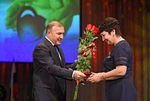 Мурат Кумпилов поздравил соцработников с профессиональным праздником