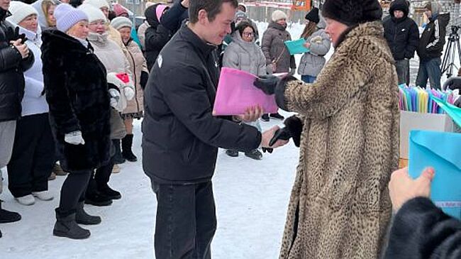 Денис Паслер рассказал о первом в этом году вручении ключей от квартир детям-сиротам в Ирбите