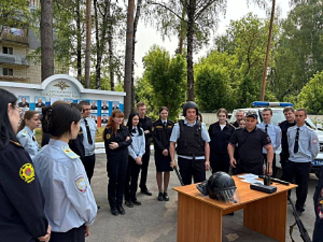 В Калужской области полицейские организовали встречу с кадетами