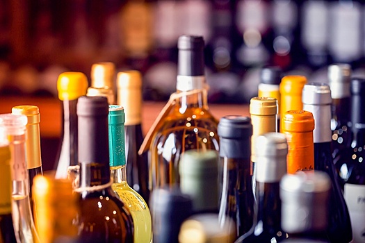 Вице-премьер Патрушев выступил за повышение пошлины на импортное вино до 50%