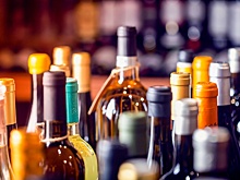 Вице-премьер Патрушев выступил за повышение пошлины на импортное вино до 50%