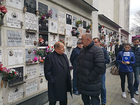 Черчесов посетил мероприятия в память о Яшине