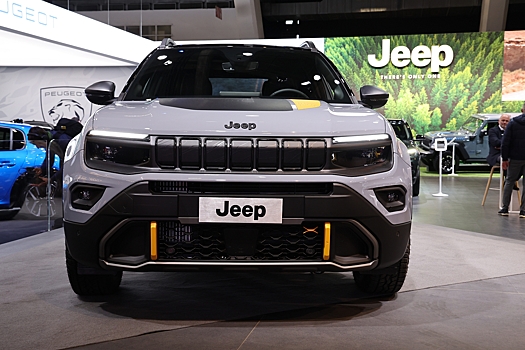 Владельцы Jeep видят навязчивую рекламу при каждой остановке машины