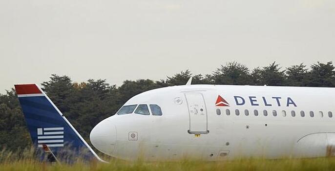В Delta Аir Lines назвали причину снятия россиянина с рейса