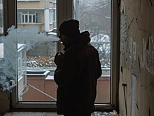 В России хотят поднять штрафы за курение в подъезде до 50 тысяч рублей